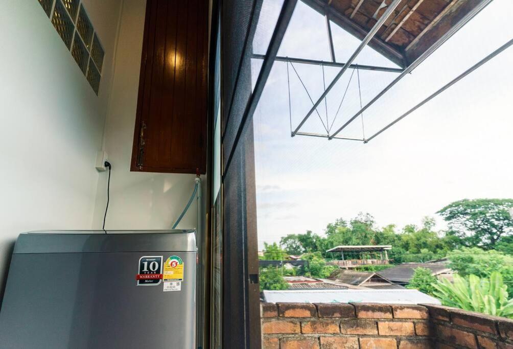 Solo - Fong Lee Cc Lampang Walking Street Apartment Bagian luar foto