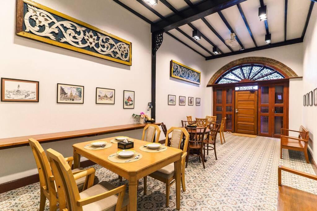 Solo - Fong Lee Cc Lampang Walking Street Apartment Bagian luar foto